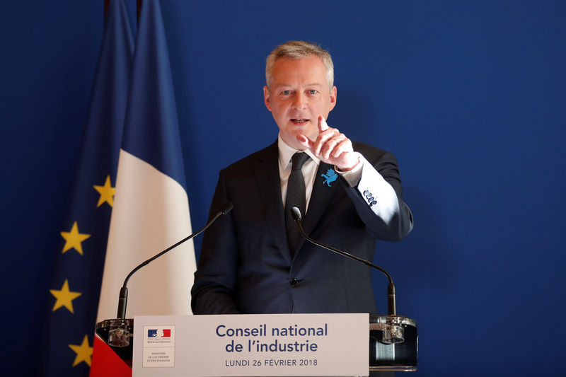 © Reuters. French Finance Minister Bruno Le Maire speaks during a news conference after a National Council of Industry at the Bercy Finance Ministry in Paris