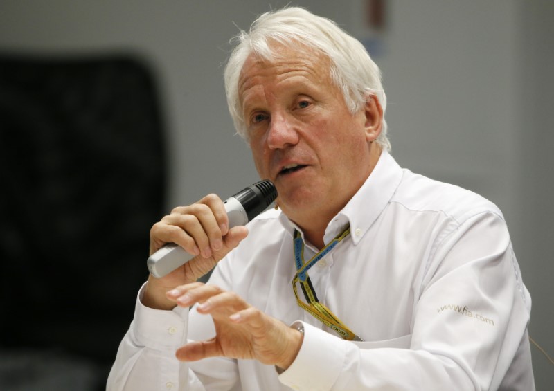 © Reuters. FIA Formula One Race Director Charlie Whiting speaks during a press briefing at the Sochi Autodrom circuit