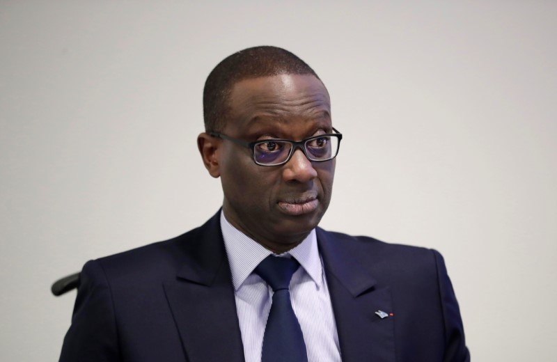 © Reuters. CEO Thiam of Swiss bank Credit Suisse awaits a news conference to present full-year results in Zurich