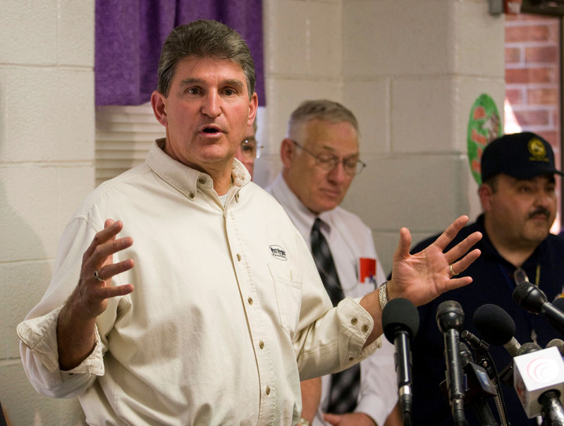 © Reuters. FILE PHOTO: West Virginia Governor Joe Manchin speaks about the West Virginia mining disaster at a news conference in Montcoal
