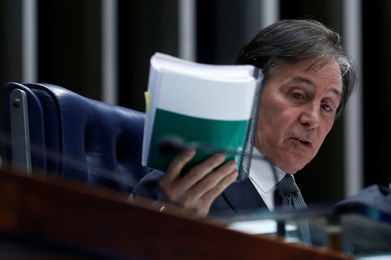 © Reuters. Presidente do Senado, Eunício Oliveira, durante sessão da Casa