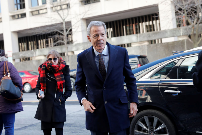 © Reuters. Time Warner CEO Jeff Bewkes arrives ahead of arguments in the trial at U.S. District Court in Washington