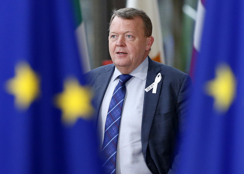 © Reuters. Премьер-министр Дании Ларс Лёкке Расмуссен на саммите ЕС в Брюсселе