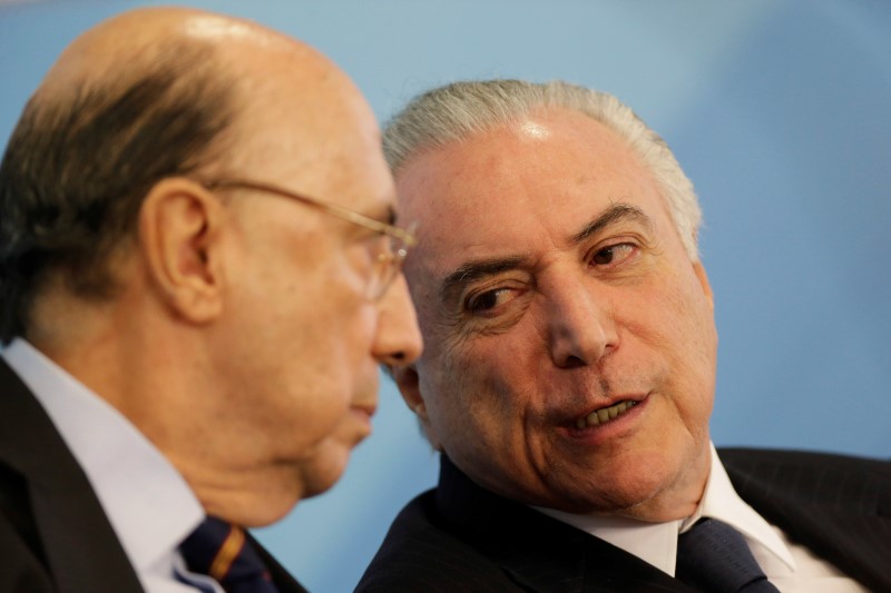 © Reuters. Presidente Michel Temer e ministro da Fazenda, Henrique Meirelles