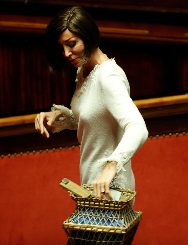 © Reuters. La senatrice di Forza Italia Anna Maria Bernini oggi in Senato