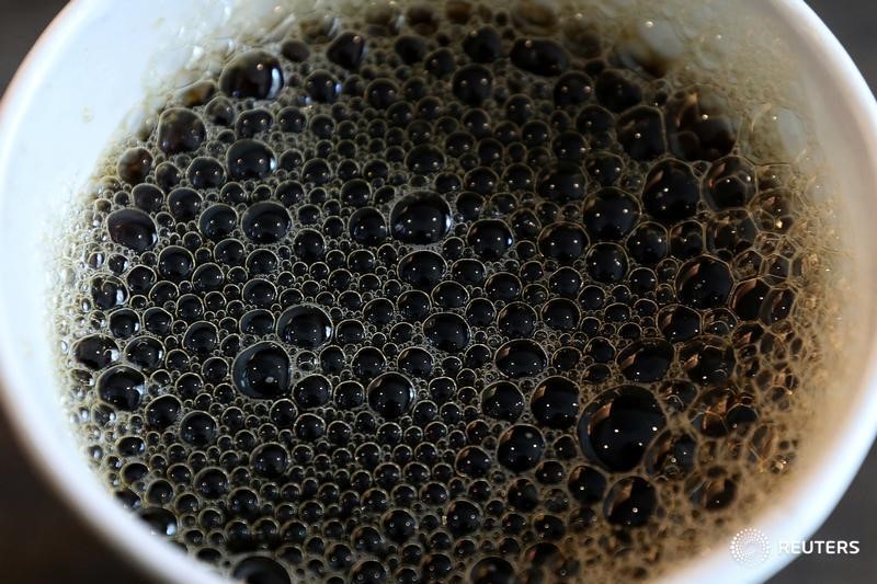 © Reuters. Xícara de café em close