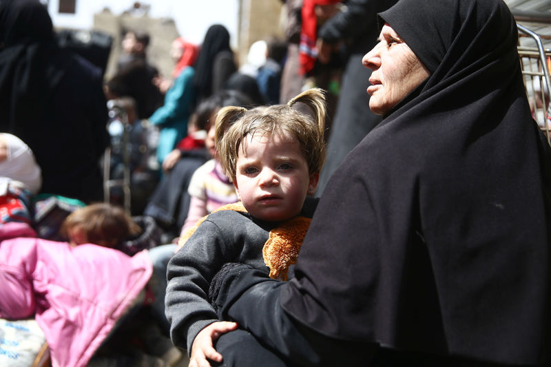 © Reuters. Rebeldes sirios abandonan Guta oriental, donde Duma queda como último bastión de la insurgencia