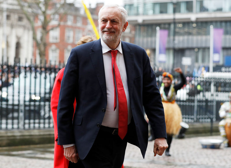 © Reuters. زعيم حزب العمال البريطاني يعتذر عن معاداة السامية داخل حزبه