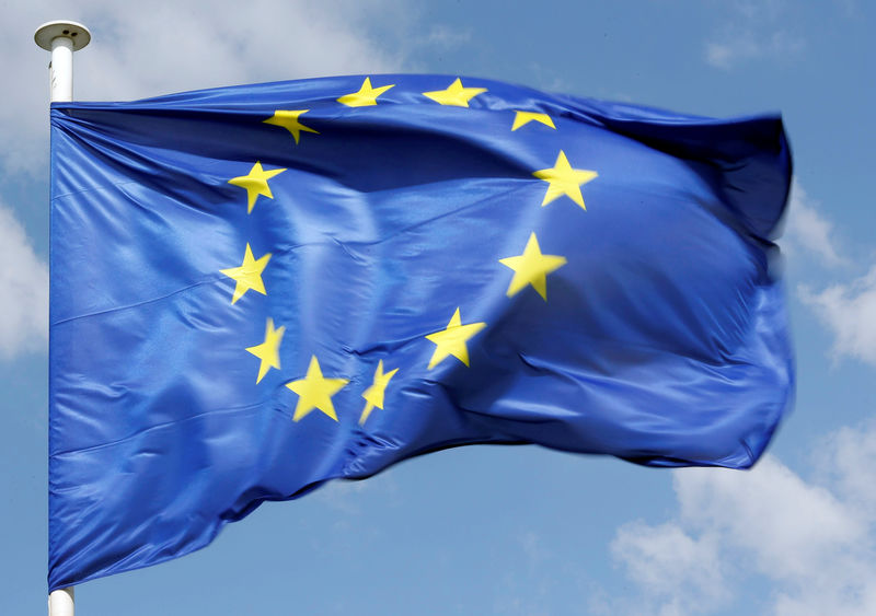 © Reuters. Bandeira da União Europeia é vista em Blagnac, na França