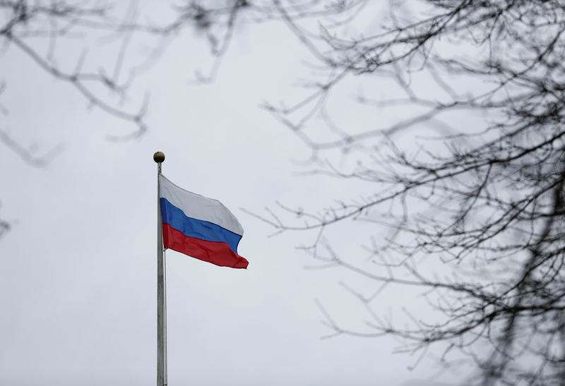 © Reuters. A Russian flag flies atop the Consulate General of the Russian Federation in Seattle