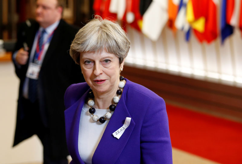 © Reuters. Theresa May dice que hay que hacer más contra Rusia por el ataque al espía