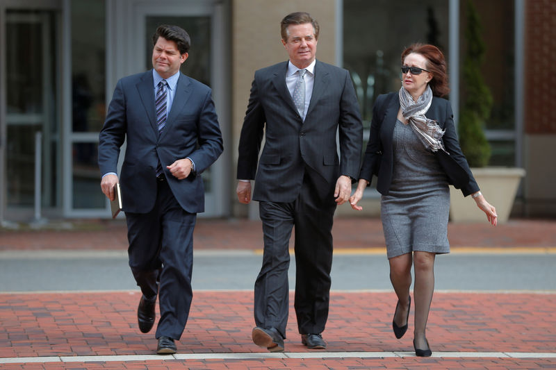 © Reuters. Paul Manafort arrives for an arraignment at the federal courthouse in Alexandria