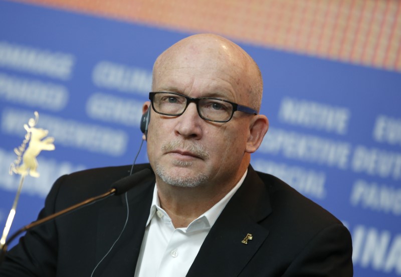 © Reuters. Diretor Gibney concede entrevista no Festival de Berlim