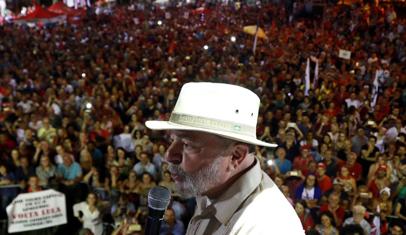 © Reuters. Lula faz discurso em São Leopoldo (RS)