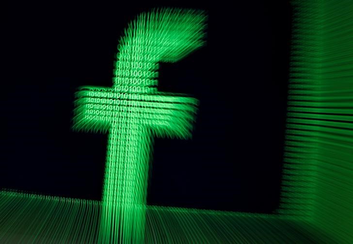 Three Facebook users sue over collection of call, text history