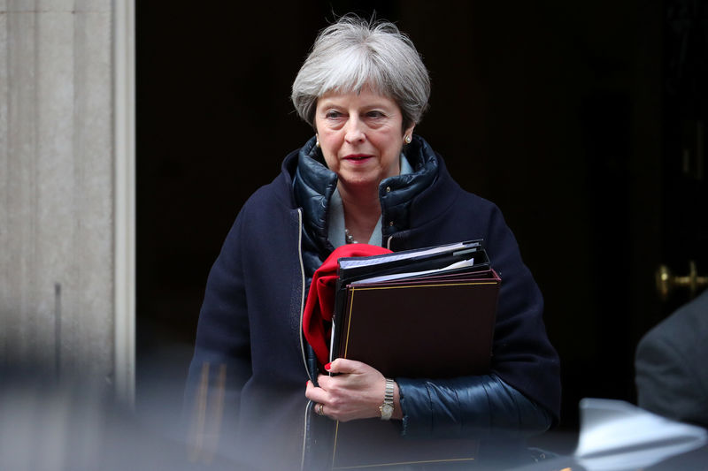 © Reuters. LONDRES LUTTERA PAR TOUS LES MOYENS CONTRE SES ENNEMIS, DIT MAY