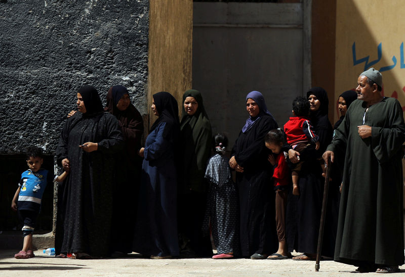 © Reuters. تكثيف الحشد لانتخابات الرئاسة المصرية في آخر أيام التصويت