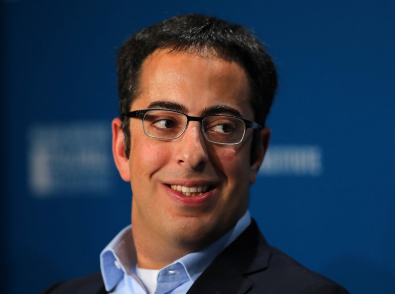 © Reuters. FILE PHOTO - Lior Ron speaks during the Milken Institute Global Conference in Beverly Hills