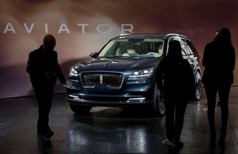 © Reuters. The 2019 Lincoln Aviator is displayed at an event on the eve of the 2018 New York International Auto Show in New York