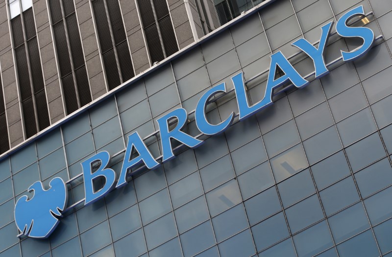 © Reuters. A Barclays sign is seen on the exterior of the Barclays U.S. Corporate headquarters in the Manhattan borough of New York City