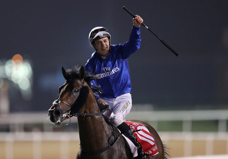 © Reuters. ثاندر سنو يفوز بكأس دبي العالمية للخيول