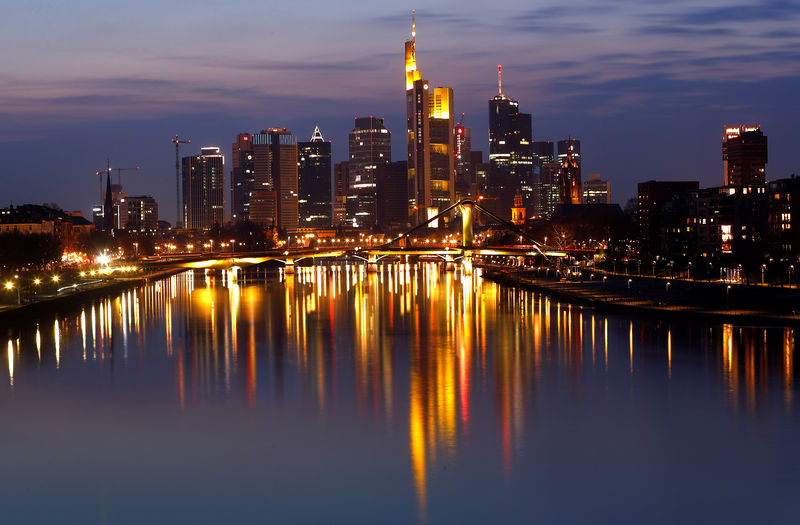 © Reuters. The Frankfurt skyline with its financial district is photographed on early evening in Frankfurt