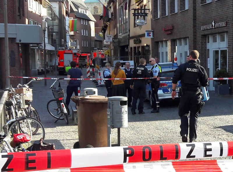 © Reuters. قتيلان على الأقل في دهس لرواد مطعم بألمانيا وانتحار السائق