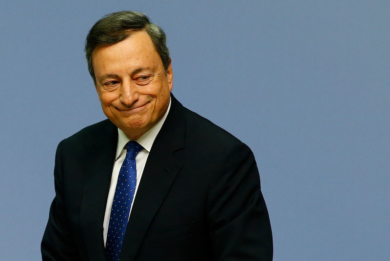 © Reuters. FILE PHOTO - European Central Bank President Draghi walks after a news conference at the ECB headquarters in Frankfurt