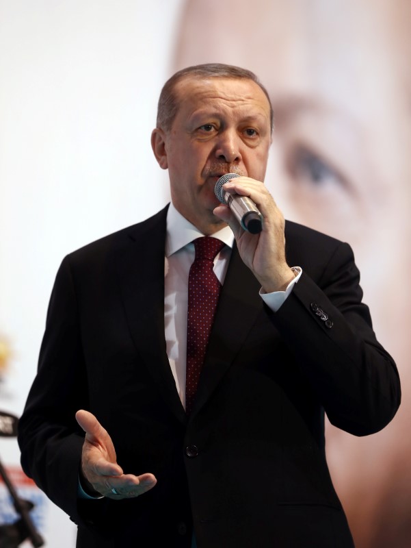 © Reuters. إردوغان: تركيا بحاجة لخفض سعر الفائدة "لإنقاذ" المستثمرين