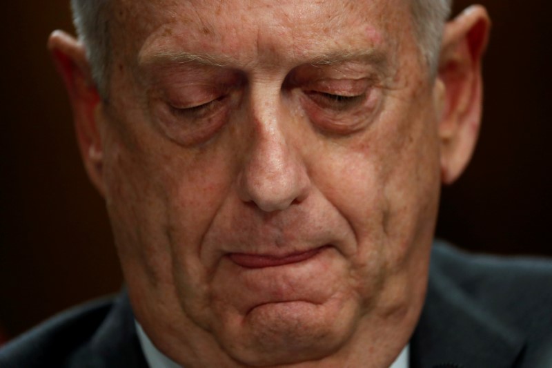 © Reuters. وزير الدفاع الأمريكي لا يستبعد "أي شيء" بعد هجوم دوما