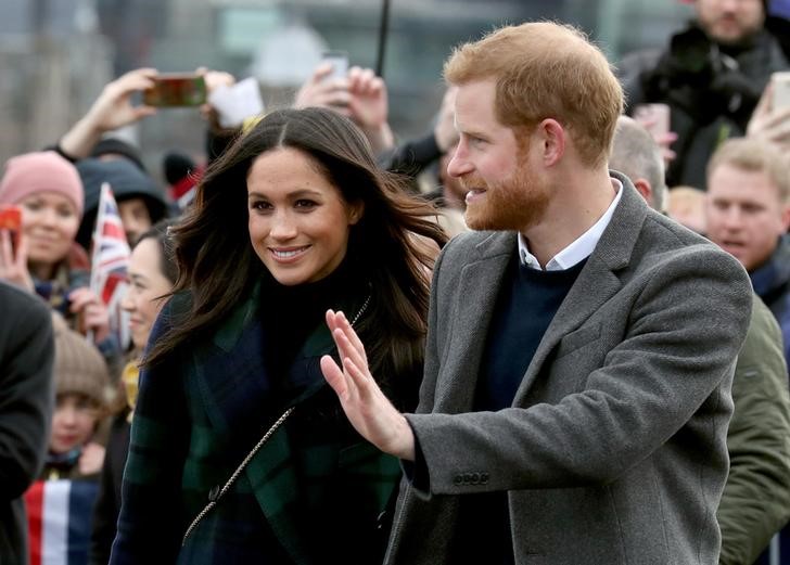 © Reuters. Príncipe Harry e noiva Meghan Markle chegam ao castelo de Edimburgo, no Reino Unido