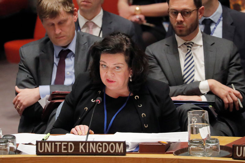 © Reuters. مبعوثة بريطانيا بالأمم المتحدة تقول إنها تفضل إجراء تحقيق ملائم في الهجوم بسوريا