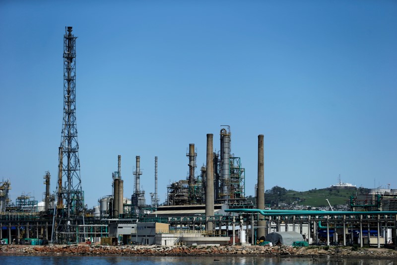 © Reuters. ANCAP's oil refinery is seen in Montevideo