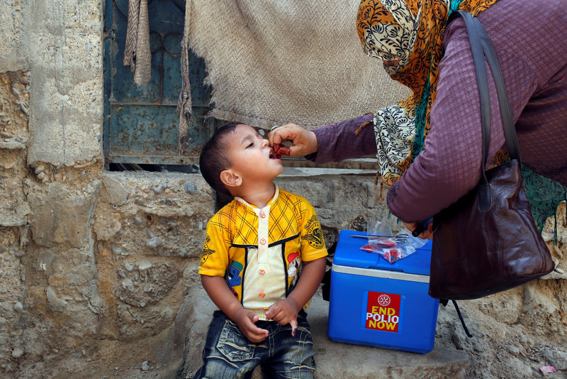 © Reuters. باكستان تطلق حملة في أنحاء البلاد للقضاء على شلل الأطفال