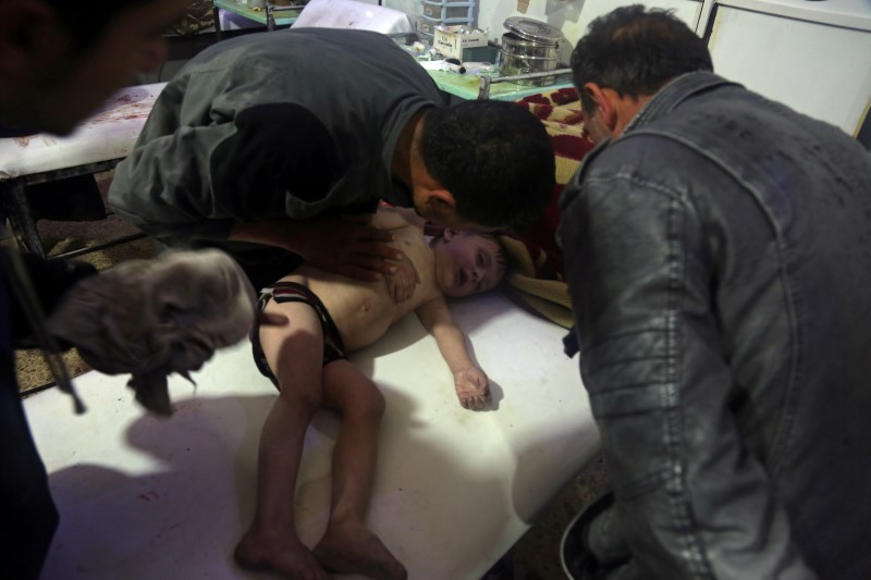 © Reuters. سوريا تدعو منظمة حظر الأسلحة الكيميائية للتحقيق في "ادعاءات" هجوم دوما