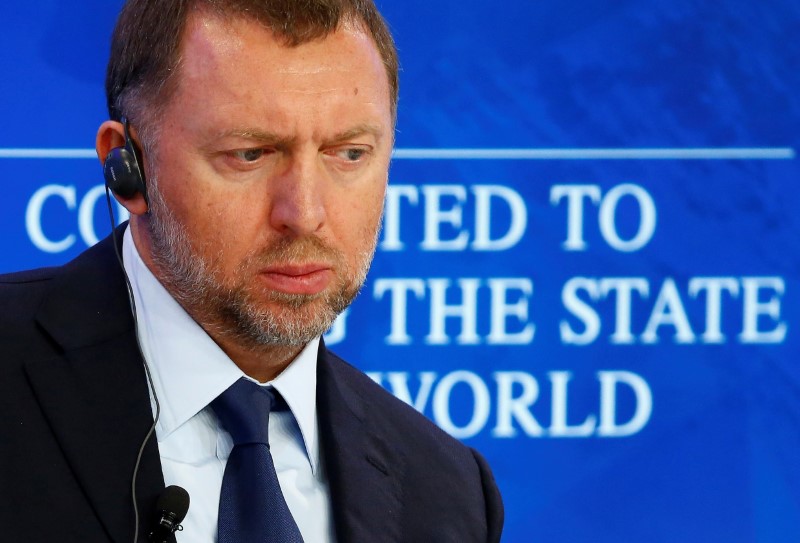 © Reuters. FILE PHOTO: Russian tycoon Deripaska attends the session "The Future of "Made China"" during the Annual Meeting of the WEF in Davos