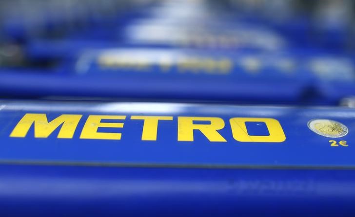 © Reuters. German retailer Metro AG sign on their supermarket trolley is pictured in Duesseldorf