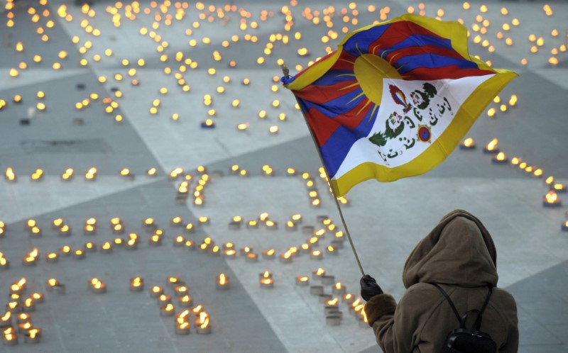© Reuters. Suecia acusa a un hombre de espiar a exiliados tibetanos para China