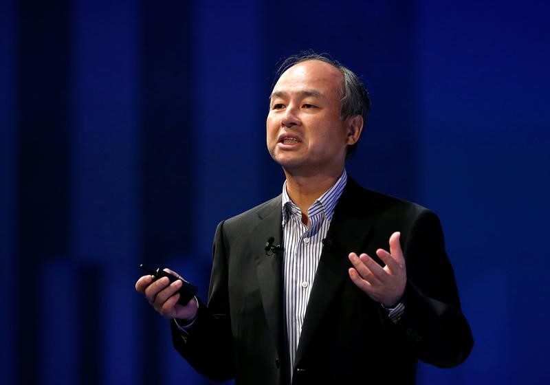 © Reuters. SoftBank Group Corp Chairman and CEO Masayoshi Son speaks at SoftBank World 2017 conference in Tokyo