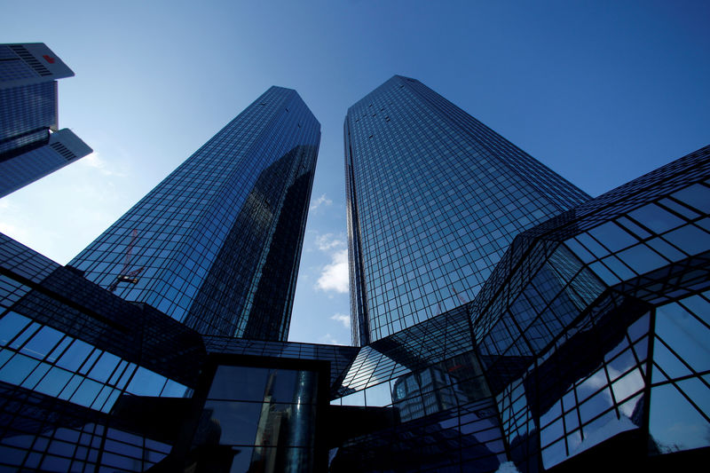 © Reuters. The headquarters of the Deutsche Bank is pictured in Frankfurt