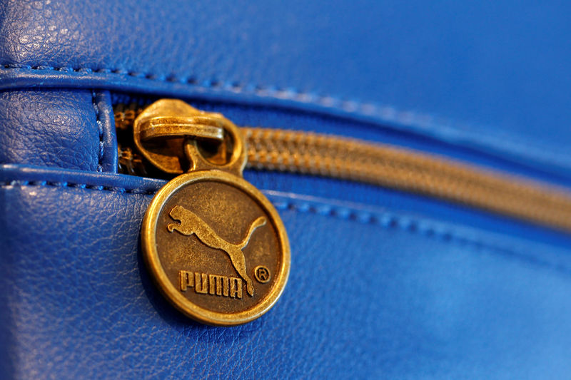 © Reuters. FILE PHOTO: A Puma handbag is pictured in a shop after the company's annual news conference in Herzogenaurach