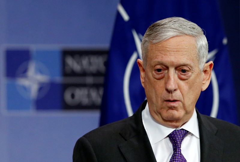 © Reuters. ماتيس: أمريكا لم تتخذ بعد قرارا بشأن هجوم عسكري محتمل في سوريا