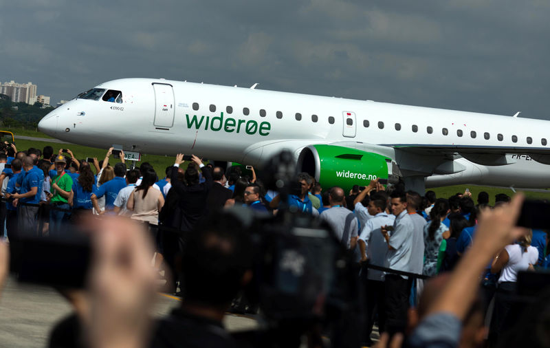 © Reuters. The E2-190 jet is seen during a ceremony as Embraer delivers first jet to Norway's Wideroe at the company's headquarters in Sao Jose dos Campos