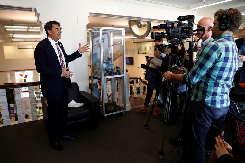 © Reuters. CAL 3 chairman Time Draper speaks after announcement of 600,000 signatures to put plan to partition California into three states in San Mateo, California