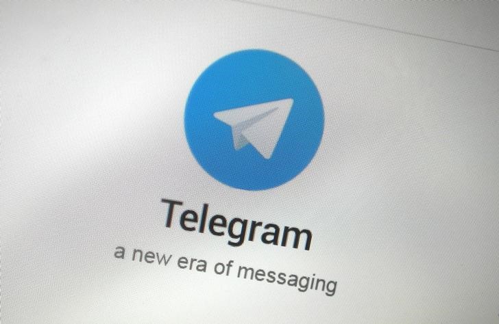 © Reuters. Логотип Telegram на сайте в Сингапуре