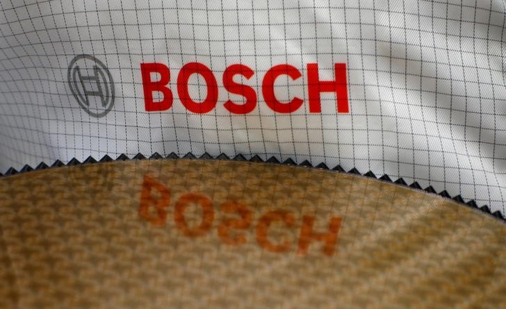 © Reuters. FILE PHOTO: The Bosch logo is reflected in a semiconductor wafer in Reutlingen