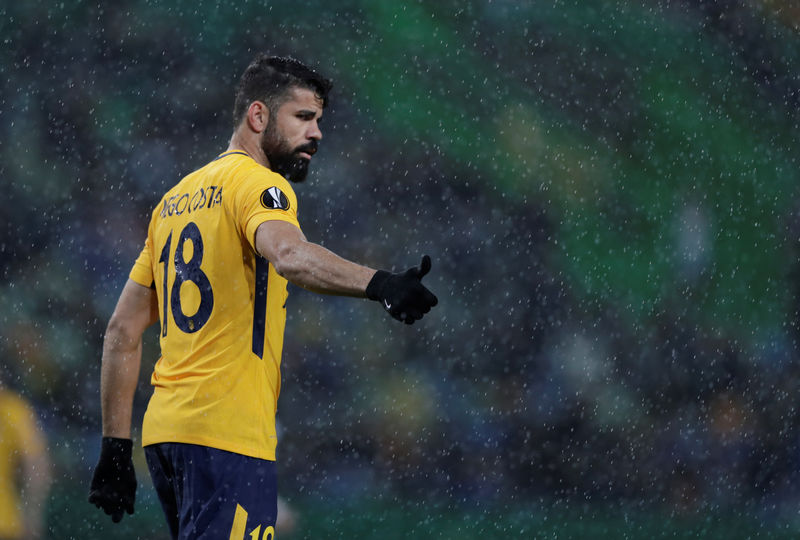 © Reuters. Costa podría perderse la eliminatoria contra el Arsenal