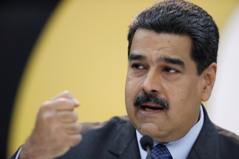 © Reuters. Venezuela amplía facultades al ministro de Petróleo para recuperar la producción