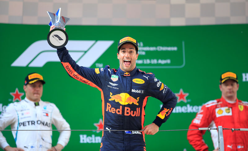 © Reuters. Ricciardo gana el Gran Premio de China para Red Bull