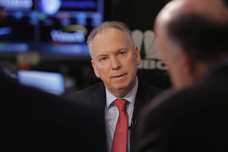 © Reuters. FILE PHOTO: Xerox chief executive officer, Jeff Jacobson, takes part in an interview on the floor of the NYSE in New York